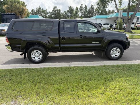 Used 2011 Toyota Tacoma 4x4 Access Cab w/ SR5 Pkg #2 image 6