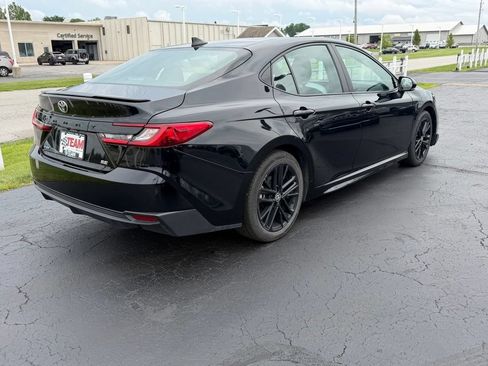 Used 2025 Toyota Camry SE FWD image 10