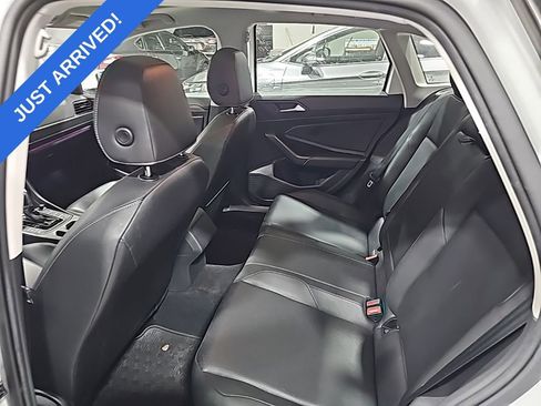 Used 2019 Volkswagen Jetta SEL image 6