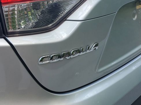 Used 2025 Toyota Corolla LE FWD image 10