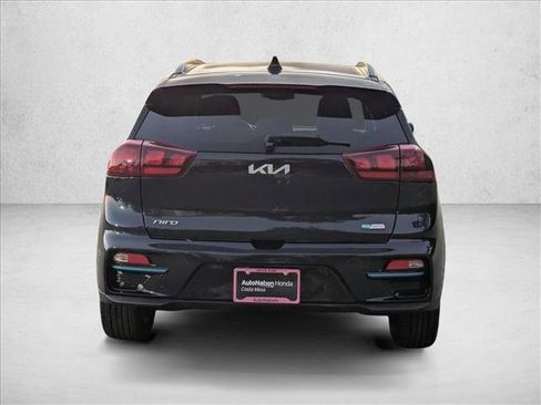Used 2022 Kia Niro EX image 7