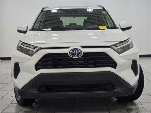 Used 2022 Toyota RAV4 XLE image 12