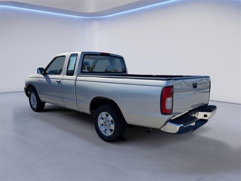 Used 1998 Nissan Frontier XE image 5