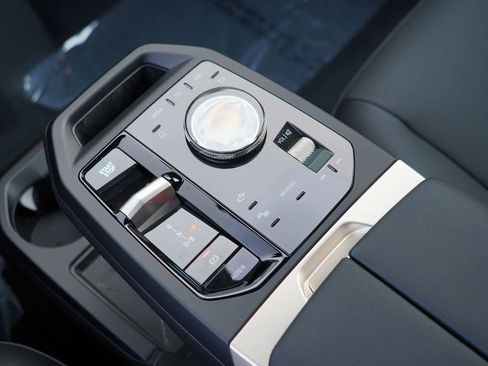 New 2026 BMW iX xDrive45 image 17