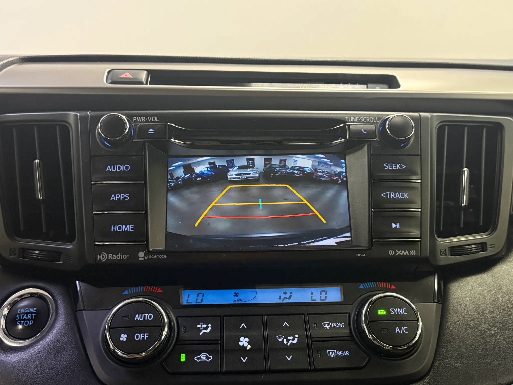 Used 2018 Toyota RAV4 XLE AWD/4WD image 16