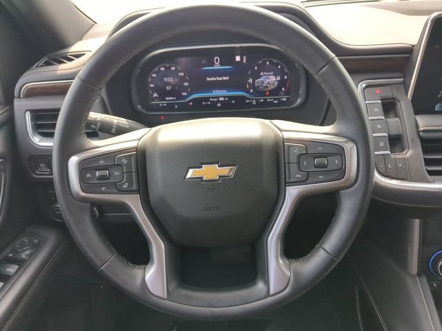Used 2023 Chevrolet Suburban Premier w/ Premium Package 2 AWD/4WD image 17