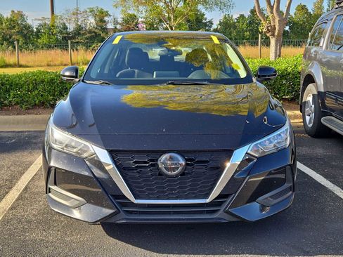 Used 2020 Nissan Sentra SV image 2