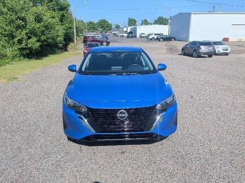 Used 2025 Nissan Sentra SV FWD image 8