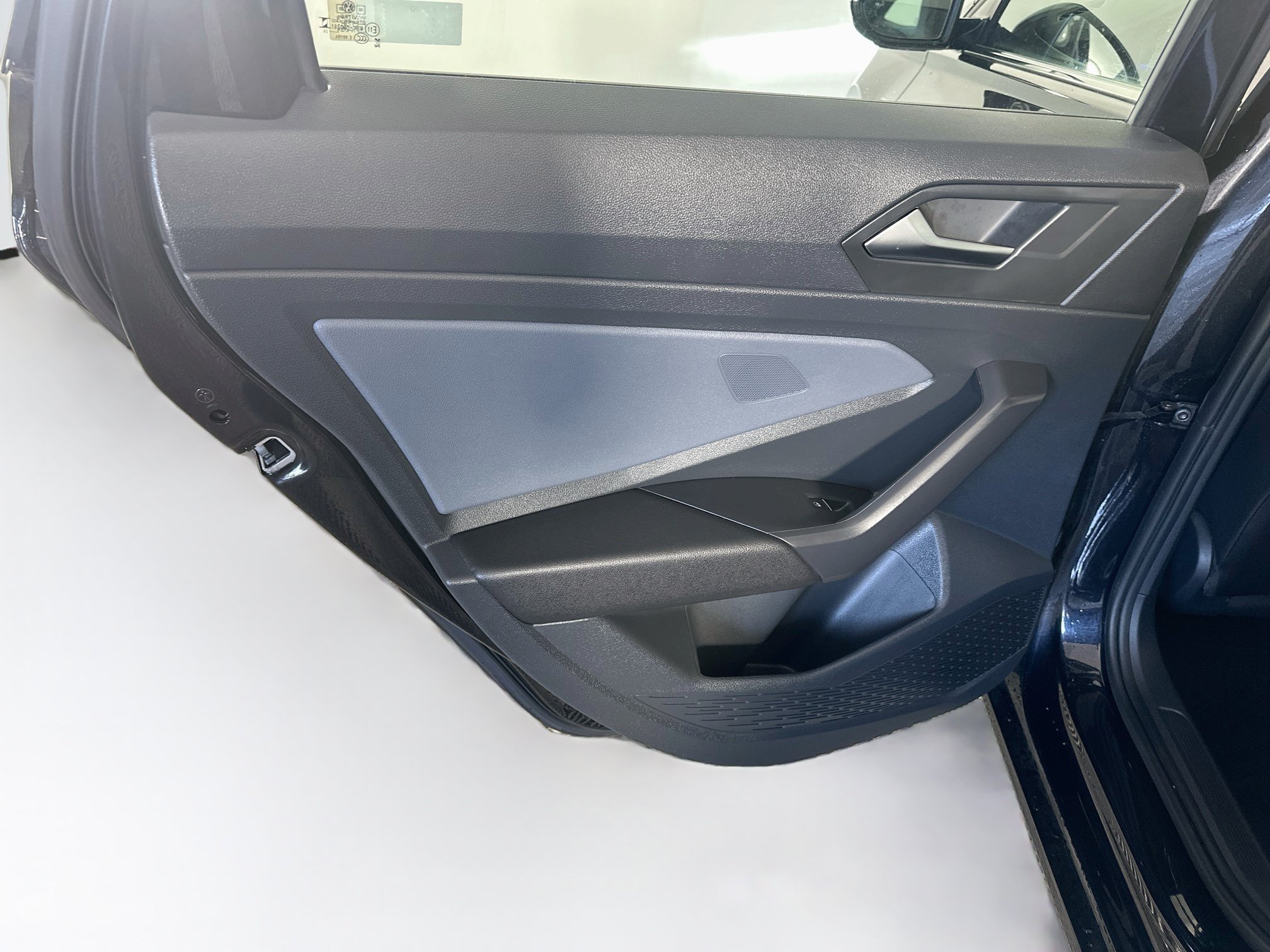 Used 2025 Volkswagen Jetta SE FWD image 26