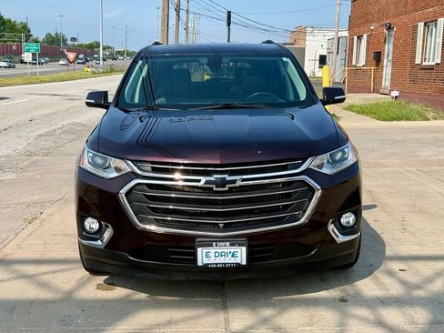 Used 2020 Chevrolet Traverse LT w/ LT Premium Package AWD/4WD image 2