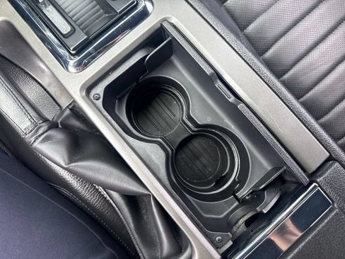 Used 2010 Ford Mustang Premium RWD image 27