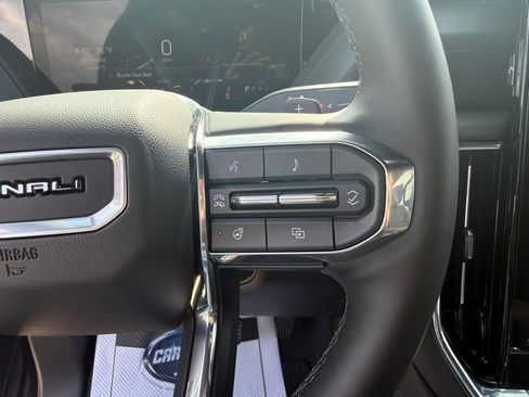 Used 2025 GMC Yukon XL Denali w/ Sun & Power Step Package image 38