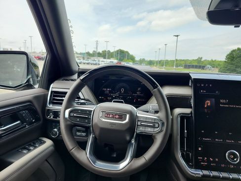New 2026 GMC Yukon Elevation w/ Elevation Premium Package AWD/4WD image 12