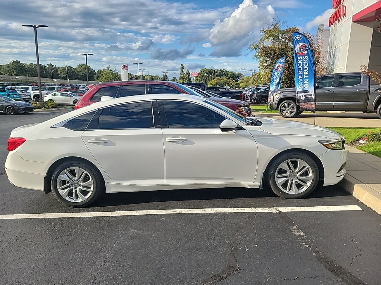 Used 2018 Honda Accord LX image 5