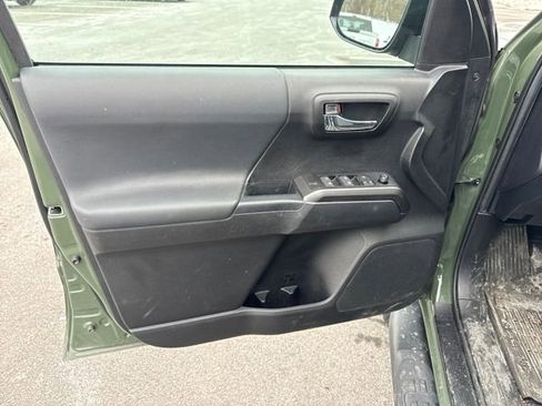 Used 2021 Toyota Tacoma TRD Off-Road image 19