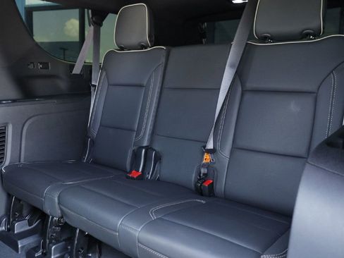 Used 2023 GMC Yukon XL SLT w/ SLT Luxury Package AWD/4WD image 24