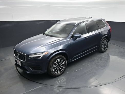 Used 2021 Volvo XC90 T5 Momentum w/ Protection Package Premier AWD/4WD image 35