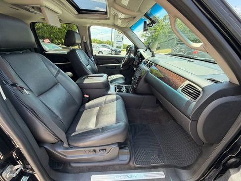 Used 2012 GMC Yukon XL Denali AWD/4WD image 4