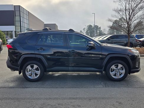 Used 2022 Toyota RAV4 XLE image 8