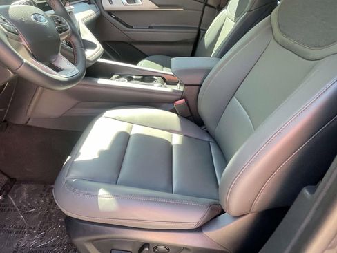 New 2026 Ford Explorer Active RWD image 10