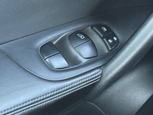 Used 2020 Nissan Rogue S AWD/4WD image 31