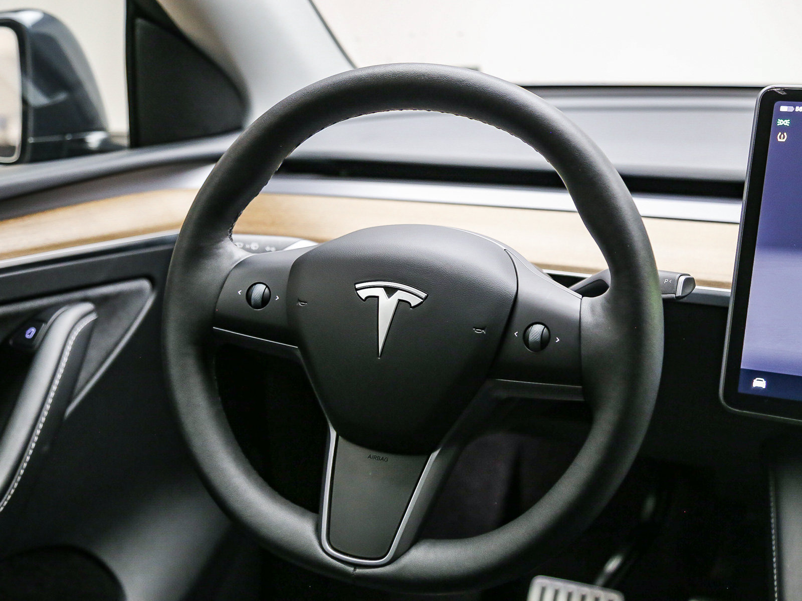 Used 2024 Tesla Model Y Performance AWD/4WD image 16