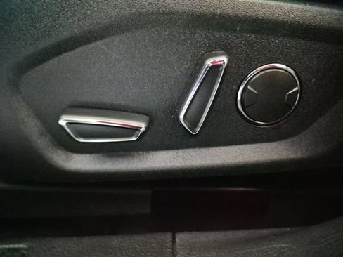 Used 2020 Ford Fusion SE FWD image 13
