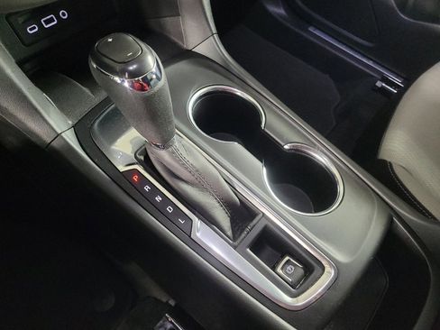 Used 2021 Chevrolet Equinox Premier image 26