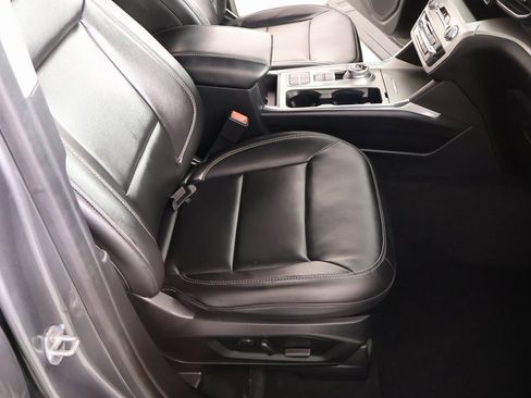 Used 2022 Ford Explorer XLT w/ Equipment Group 202A image 14