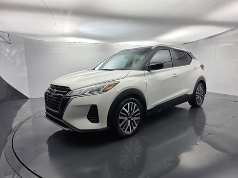 Used 2022 Nissan Kicks SV FWD image 8