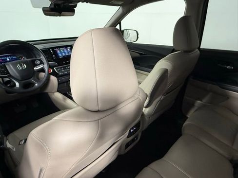 Used 2021 Honda Pilot Touring image 36