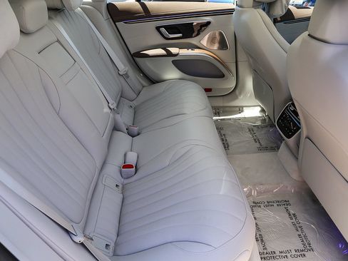 Used 2023 Mercedes-Benz EQS 580 4MATIC Sedan image 16