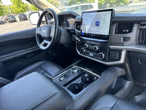 Used 2022 Ford Expedition XLT AWD/4WD image 30
