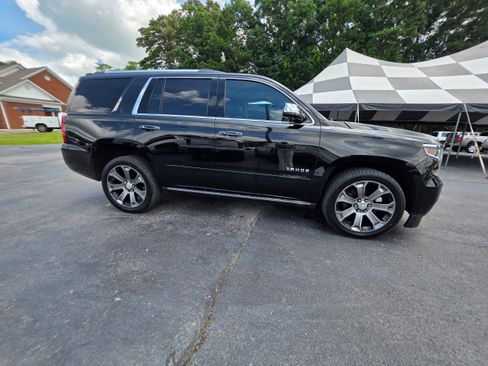 Used 2017 Chevrolet Tahoe Premier AWD/4WD image 4