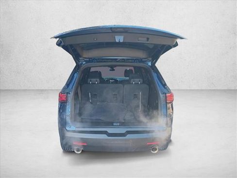 Used 2023 Chevrolet Traverse LT image 7