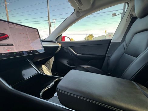 Used 2021 Tesla Model Y Long Range image 54