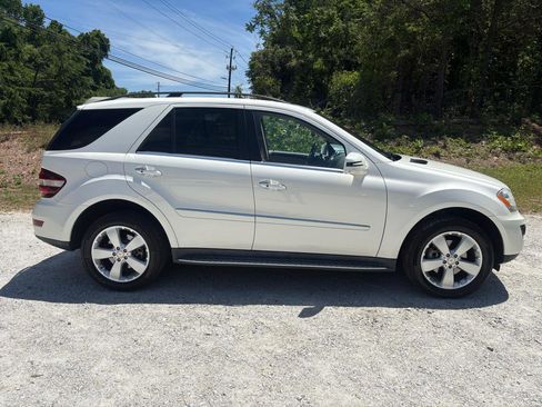 Used 2011 Mercedes-Benz ML 350 2WD image 2