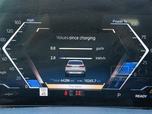 Used 2024 BMW X5 xDrive50e image 9