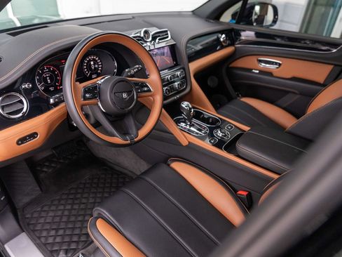 Certified 2024 Bentley Bentayga AWD/4WD image 24