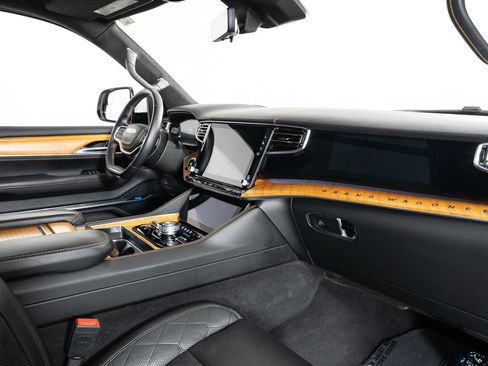 Used 2022 Jeep Grand Wagoneer Series III w/ Rear Seat Video Group 1 image 25