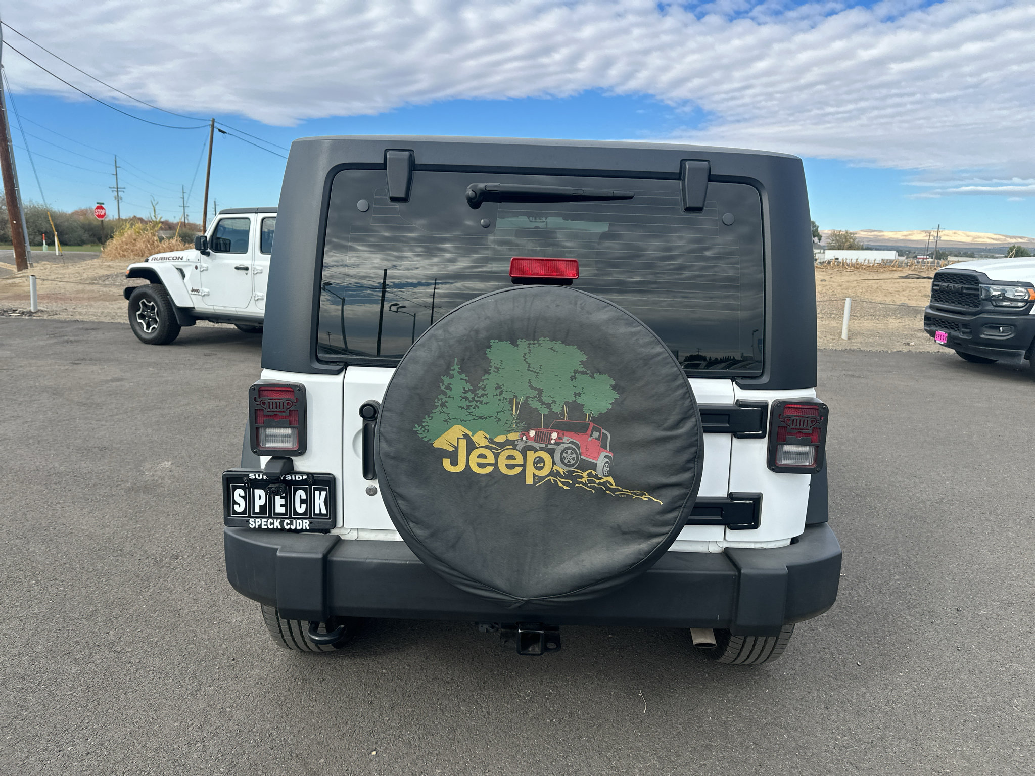 Used 2015 Jeep Wrangler Rubicon w/ Connectivity Group AWD/4WD image 4