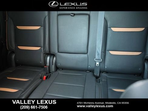 Used 2023 GMC Yukon AT4 w/ AT4 Premium Plus Package AWD/4WD image 10