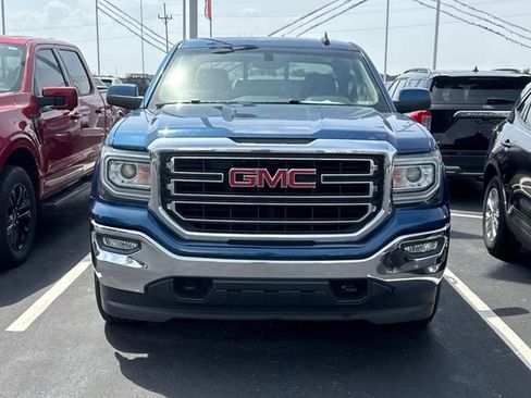 Used 2017 GMC Sierra 1500 SLE w/ SLE Value Package AWD/4WD image 8