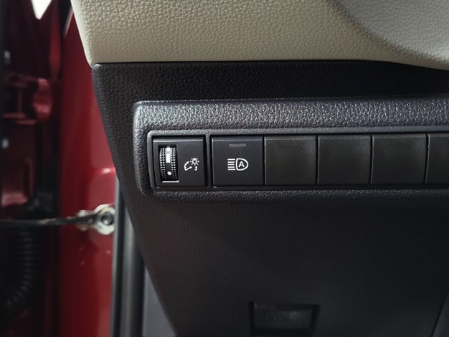 Used 2025 Toyota Corolla LE FWD image 23