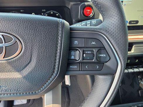 Used 2025 Toyota 4Runner TRD Off-Road image 13