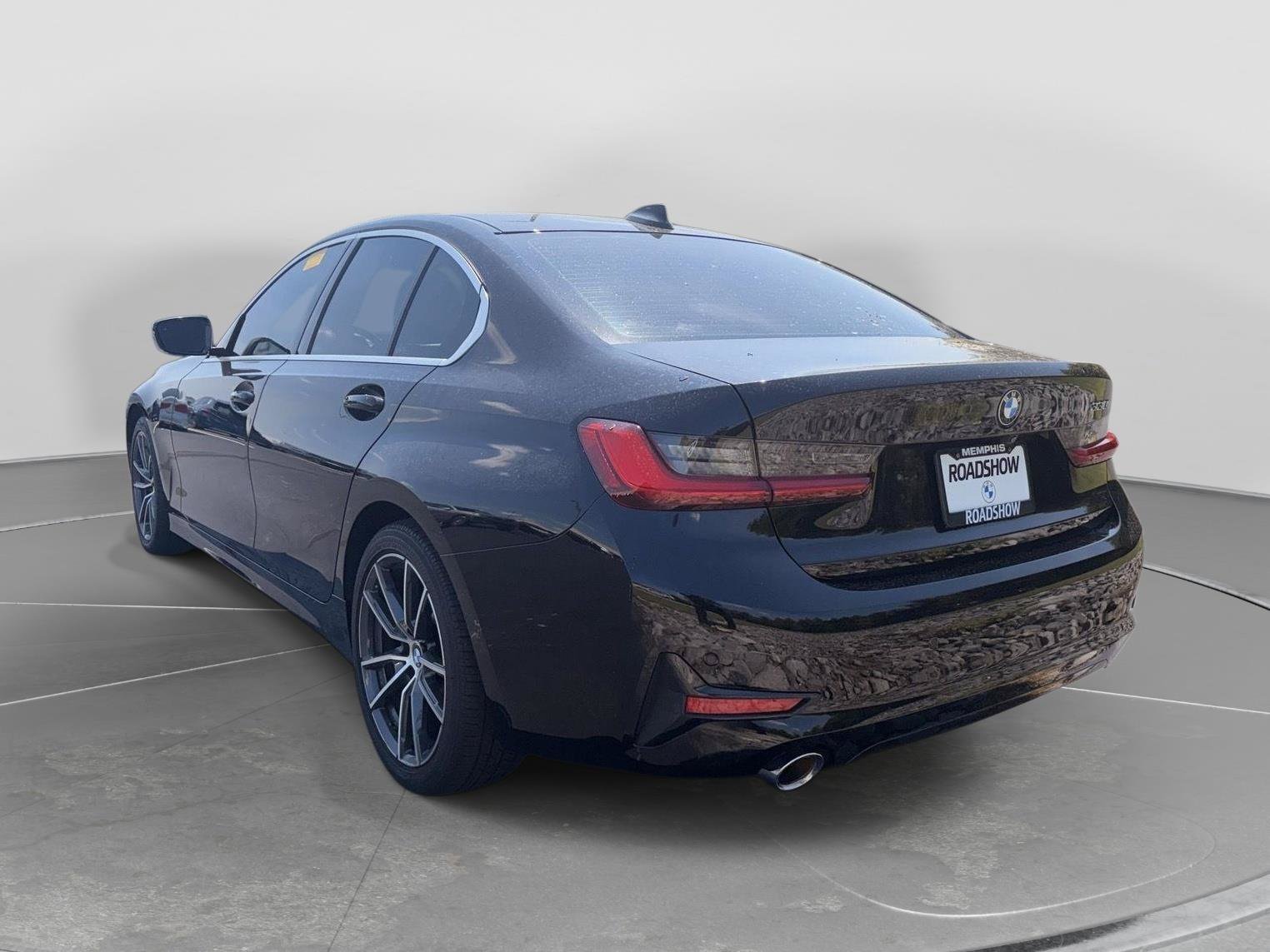 Used 2020 BMW 330i Sedan w/ Convenience Package RWD image 2