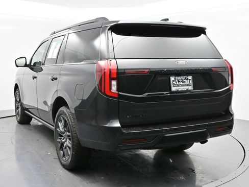 Used 2025 Ford Expedition Platinum w/ Stealth Performance Package image 5