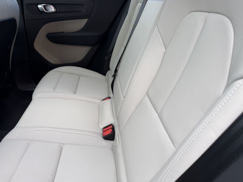 Used 2024 Volvo XC40 B5 Plus w/ Protection Package AWD/4WD image 17
