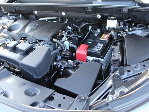 Certified 2022 Toyota RAV4 XLE FWD image 60