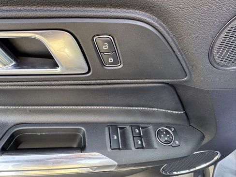 Used 2021 Ford Mustang Premium image 19